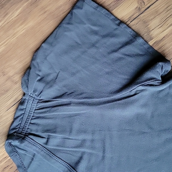 Maurices 24/7 Small Grey Flutter Short Sleeve Shirt - Picture 4 of 5